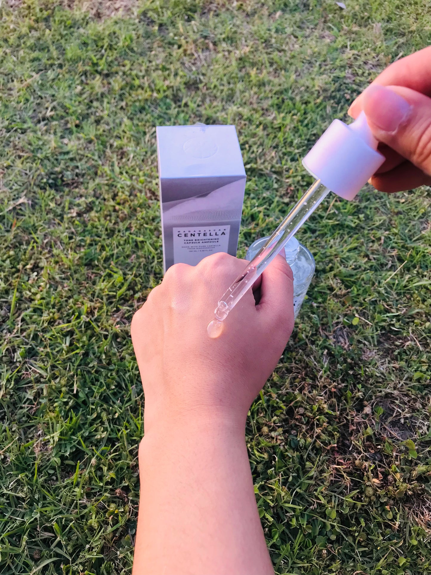 (Original) Skin1004 Centella Tone Brightening Capsule Ampoule – 100ML 🌿✨ Gentle Dark Spot Corrector ✨